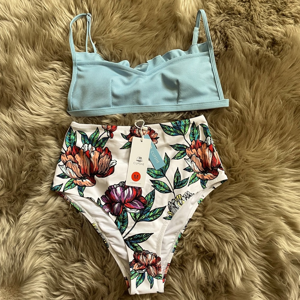Swimsuit/Bikini